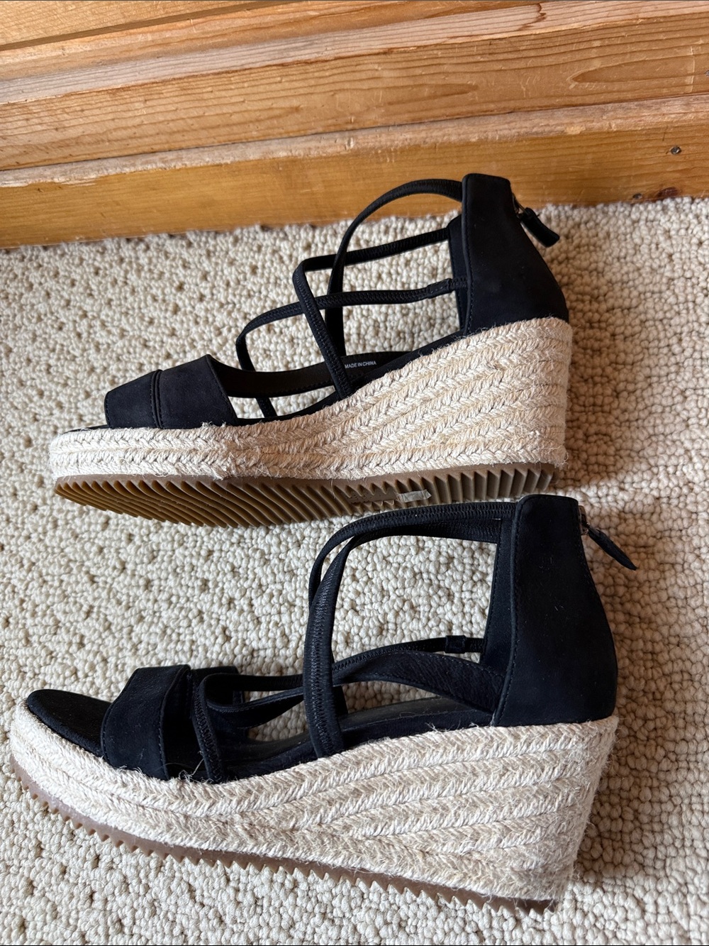 Eileen Fisher Women’s Black Espadrille Wedge Sandals Size 7.5 - Picture 4 of 7